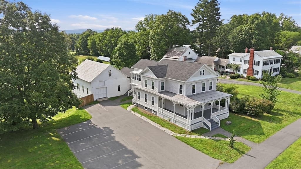 1136 N Pleasant St, Amherst MA 01002 photo 5
