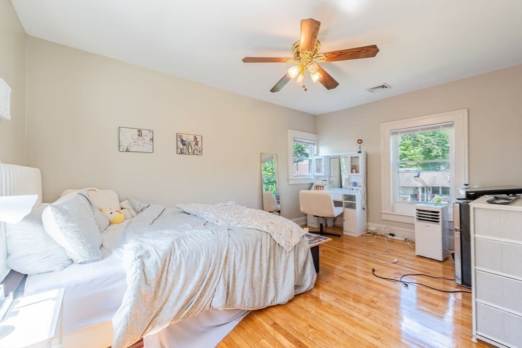 1136 N Pleasant St, Amherst MA 01002 photo 34