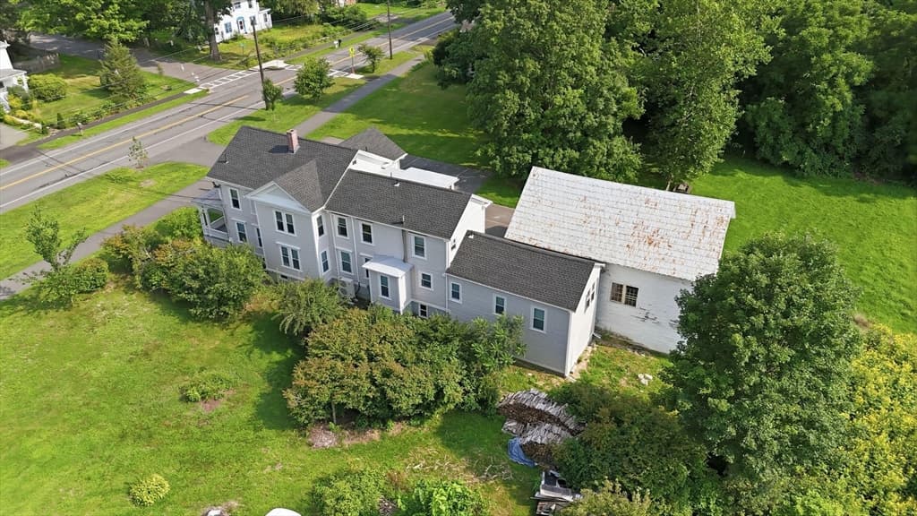 1136 N Pleasant St, Amherst MA 01002 photo 41