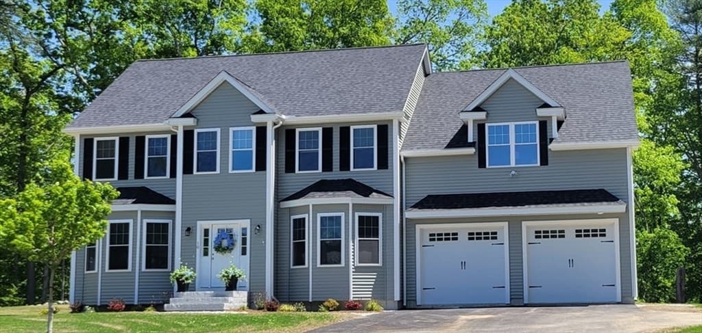 10 Wisteria Ln, Maynard MA 01754