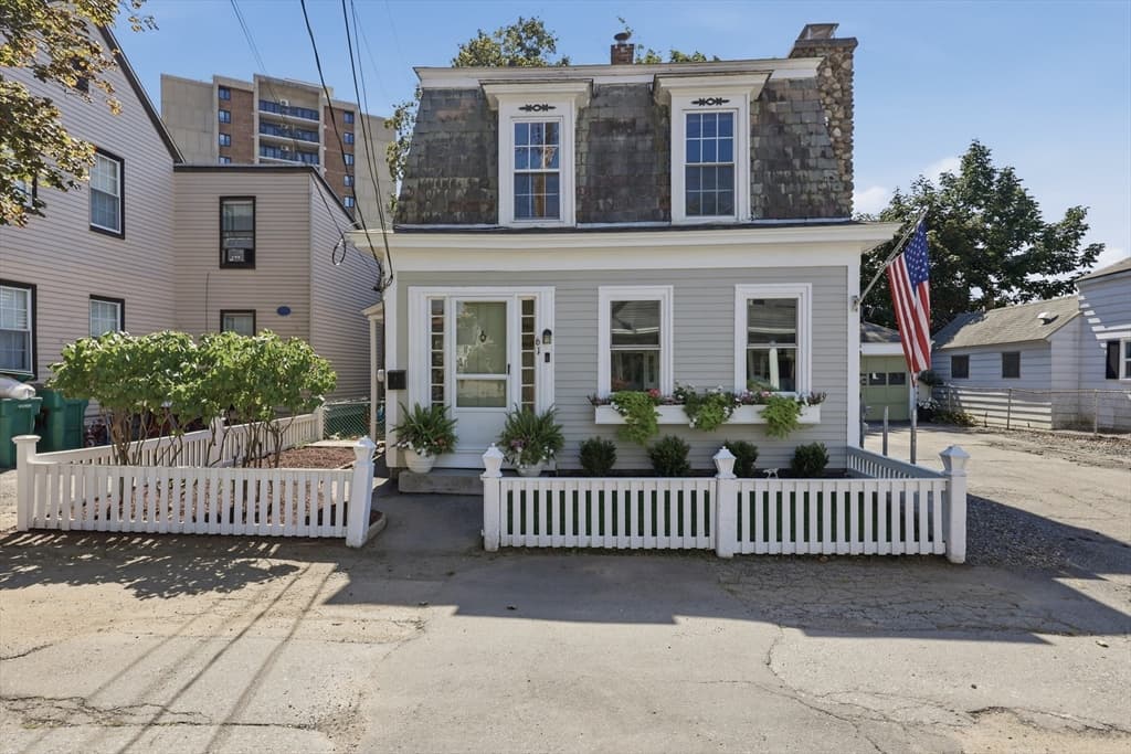 61 Central Street, Fitchburg MA 01420