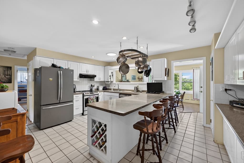 61 Highland Avenue, Dartmouth MA 02747 photo 6