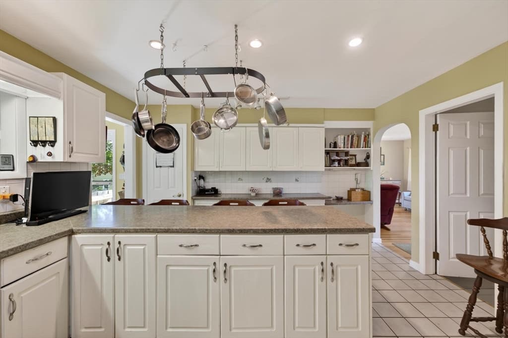 61 Highland Avenue, Dartmouth MA 02747 photo 9