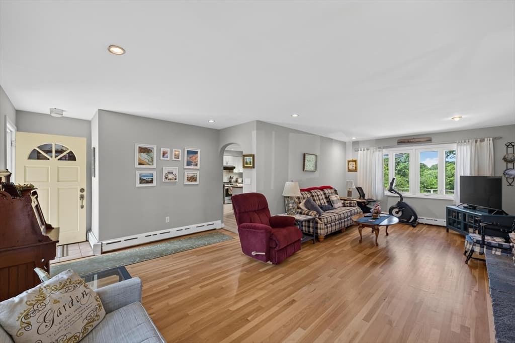 61 Highland Avenue, Dartmouth MA 02747 photo 4