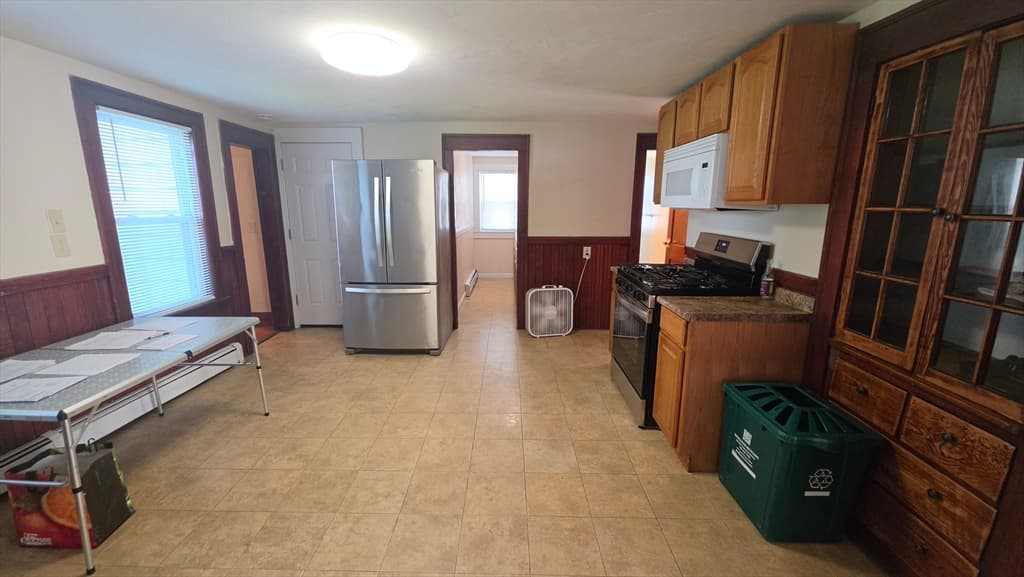 Apartment at 64 Ward St. # 1, Worcester MA 01610, photo 8 of 10