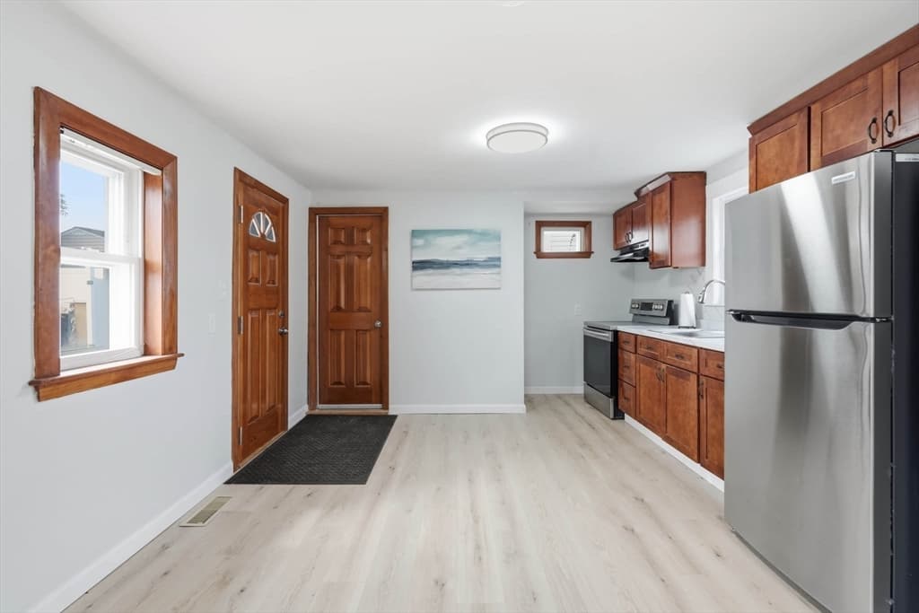 216 Crest Ave, Revere MA 02151 photo 6