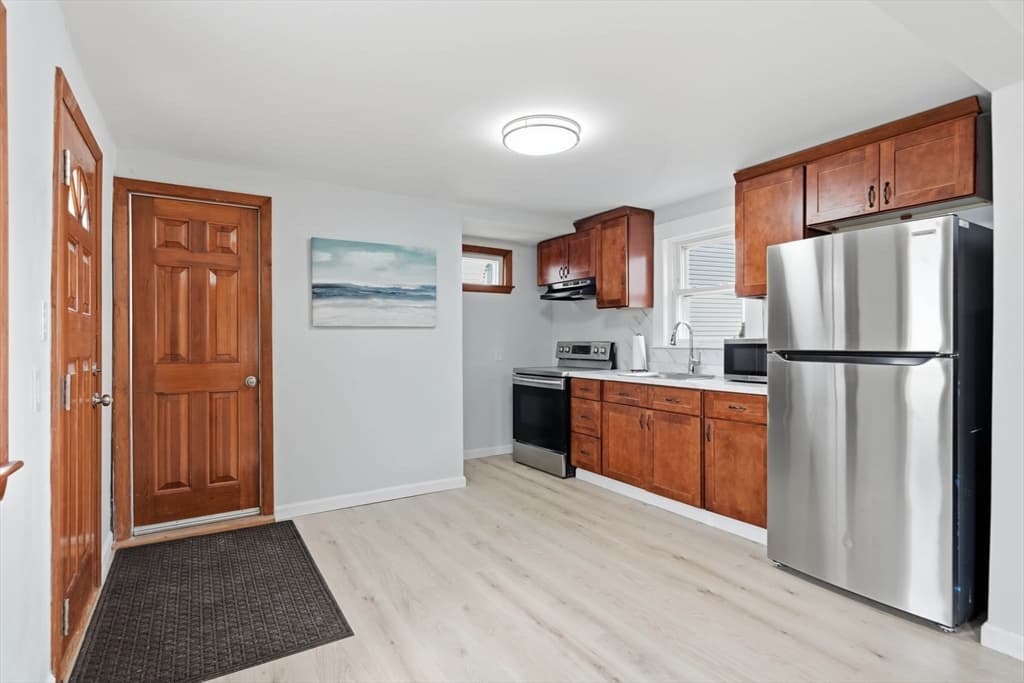 216 Crest Ave, Revere MA 02151 photo 5