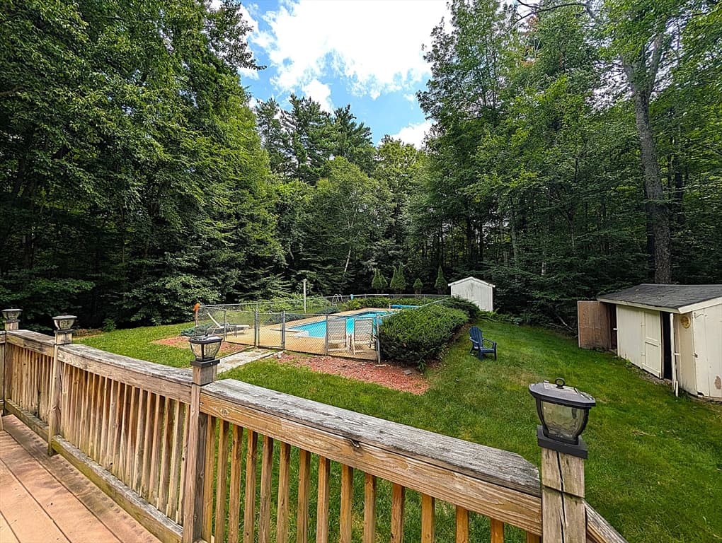 2 Nutfield Dr, Londonderry NH 03053 photo 11