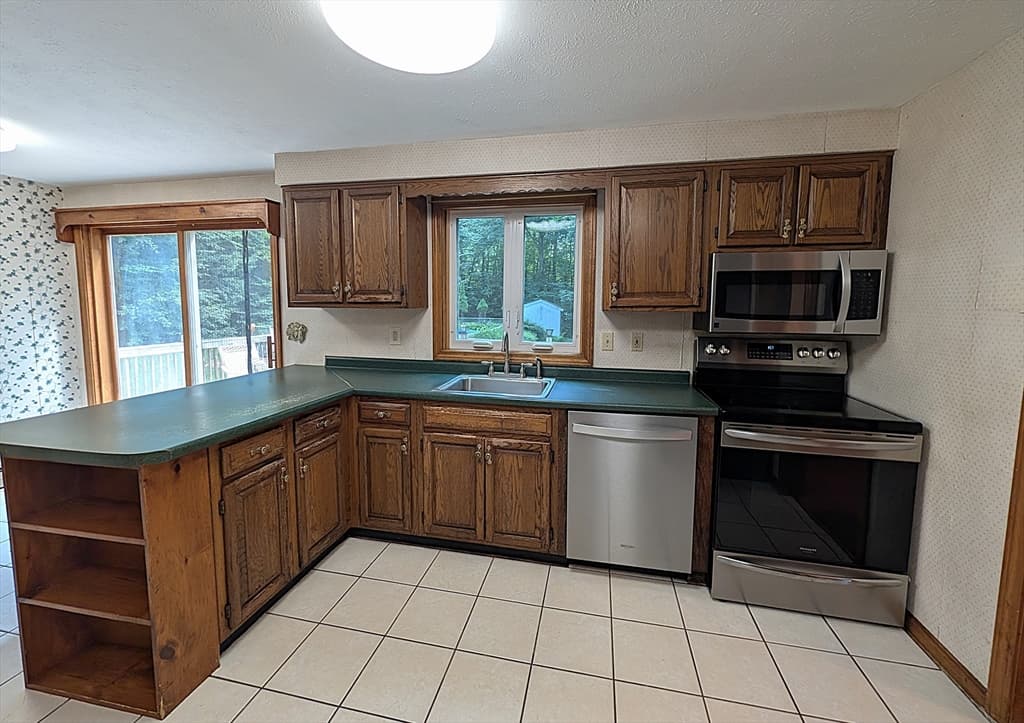 2 Nutfield Dr, Londonderry NH 03053 photo 21