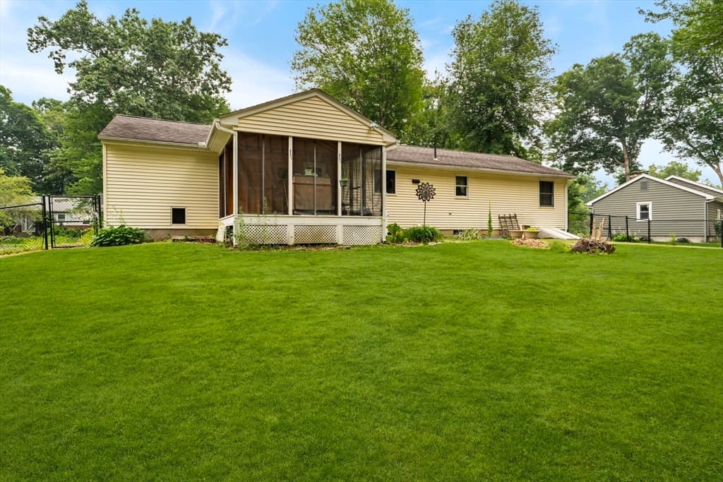 22 Carillon Circle, Easthampton MA 01027 photo 13