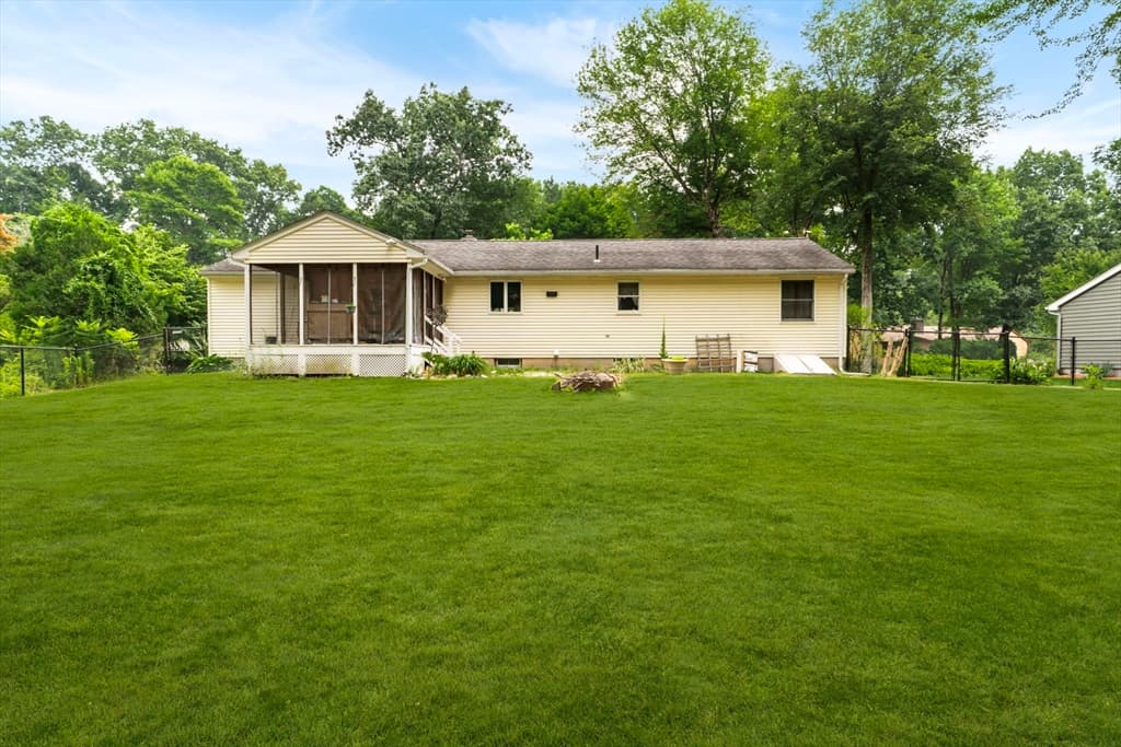 22 Carillon Circle, Easthampton MA 01027 photo 12