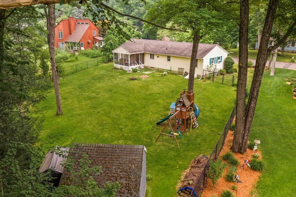 22 Carillon Circle, Easthampton MA 01027 photo 8