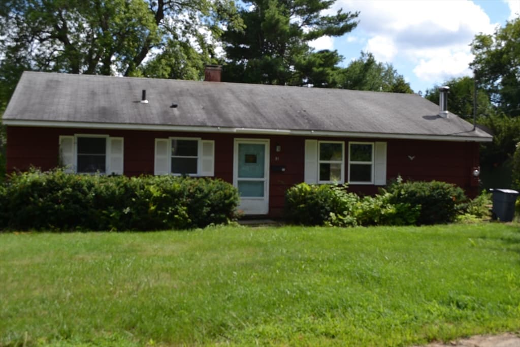 31 Winslow Ave, Leicester MA 01524 photo 2
