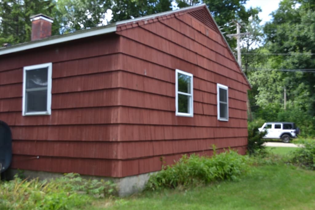 31 Winslow Ave, Leicester MA 01524 photo 3
