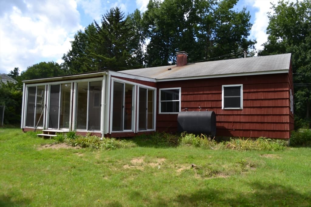 31 Winslow Ave, Leicester MA 01524 photo 4