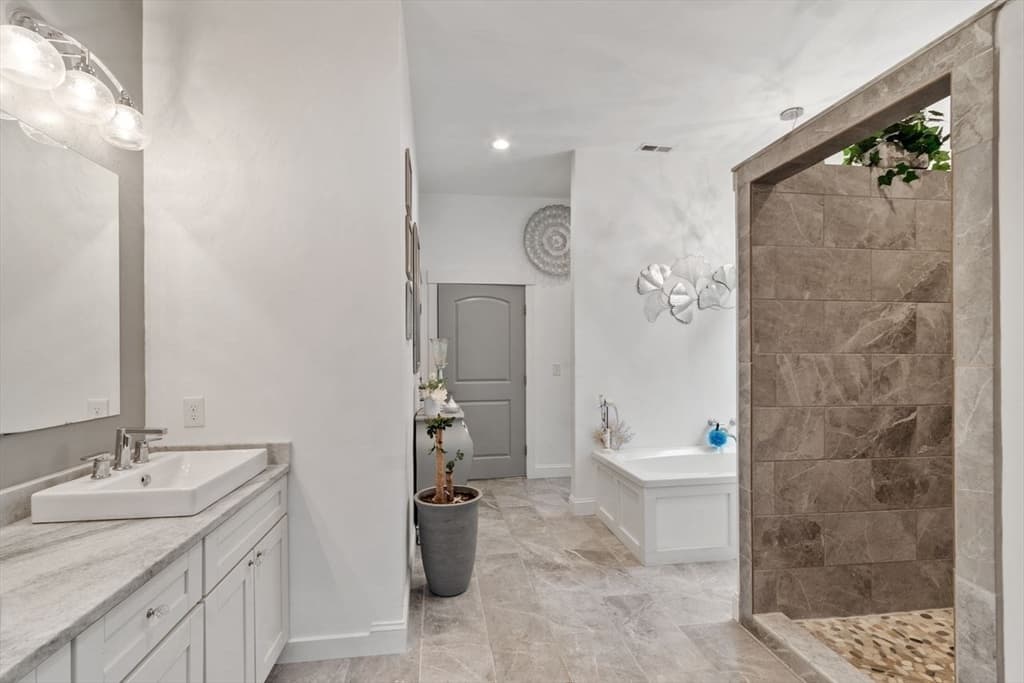 21 Sherwood Dr, Spencer MA 01562 photo 31