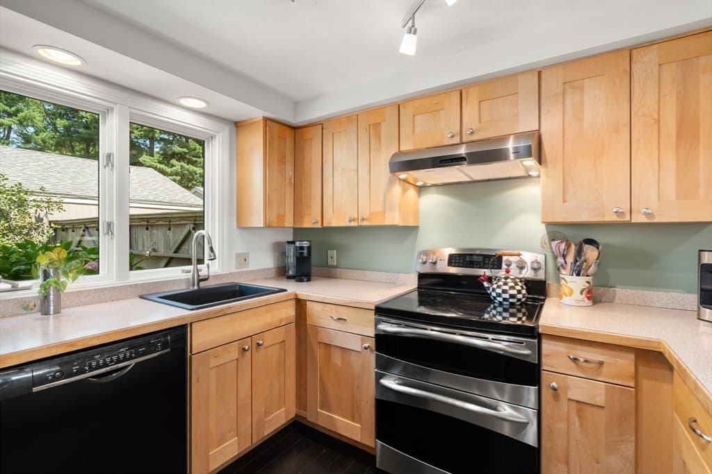 50 Mill Pond # 50, North Andover MA 01845 photo 17
