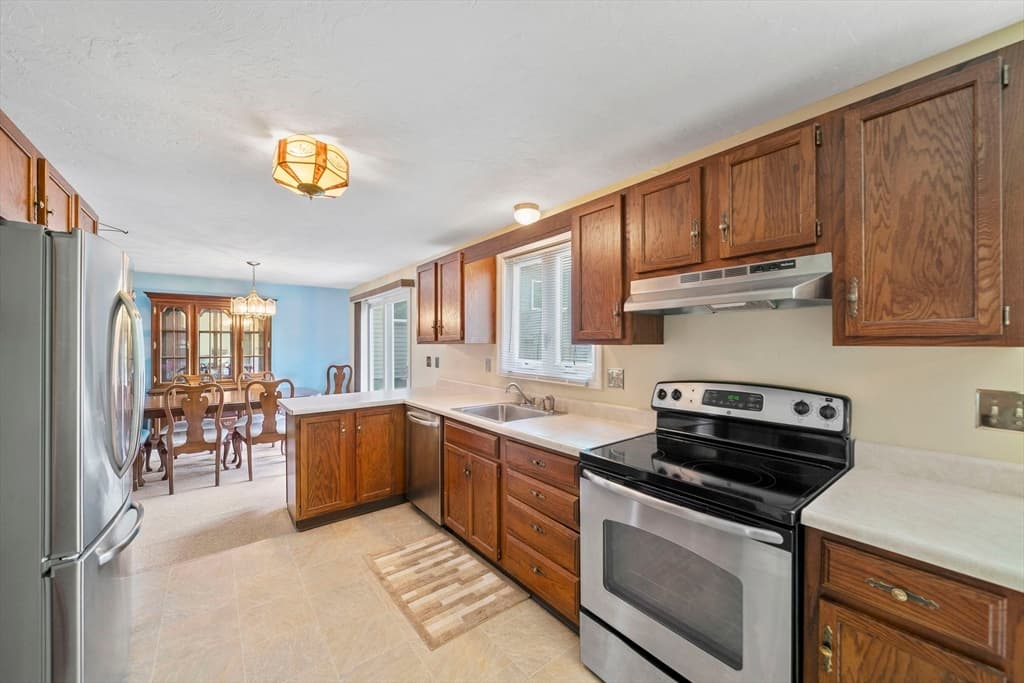 205 Comfort St # 205, Bridgewater MA 02324 photo 3