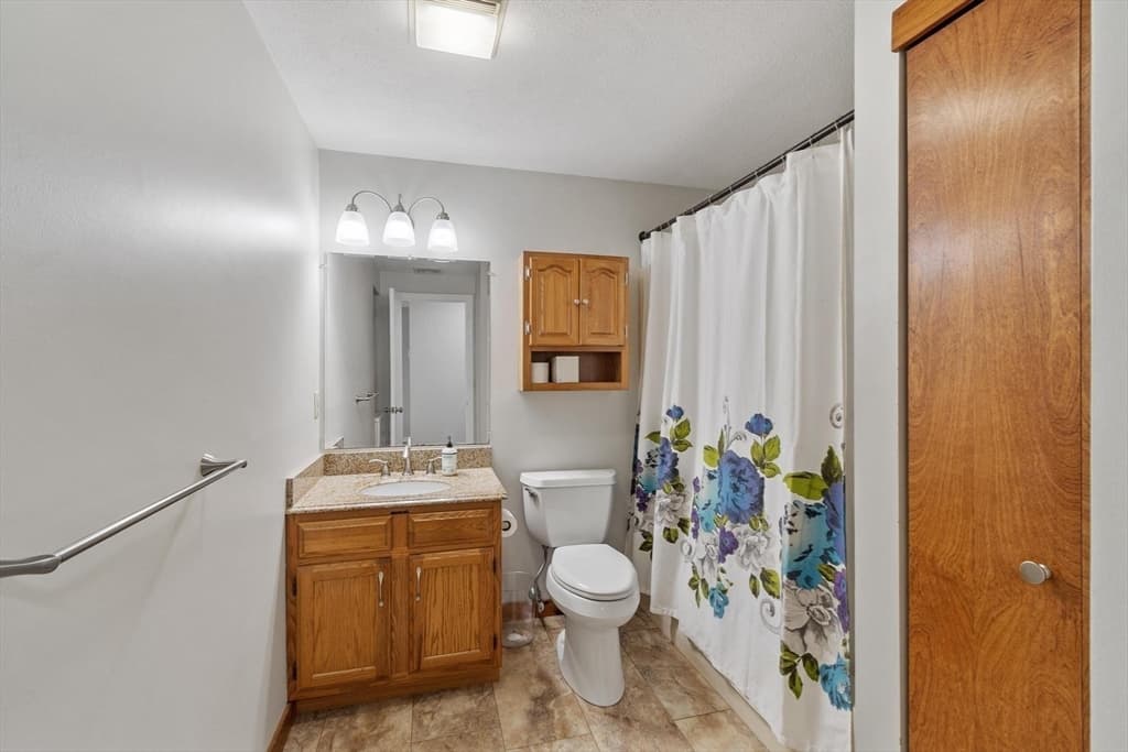 Condominium at 70 West Meadow Road Bldg 74 # 10, Haverhill MA 01832, Haverhill, photo 12 of 29
