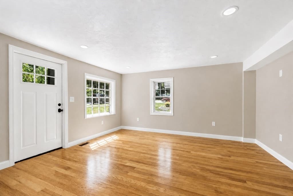40 Nonquit St, Worcester MA 01604 photo 8