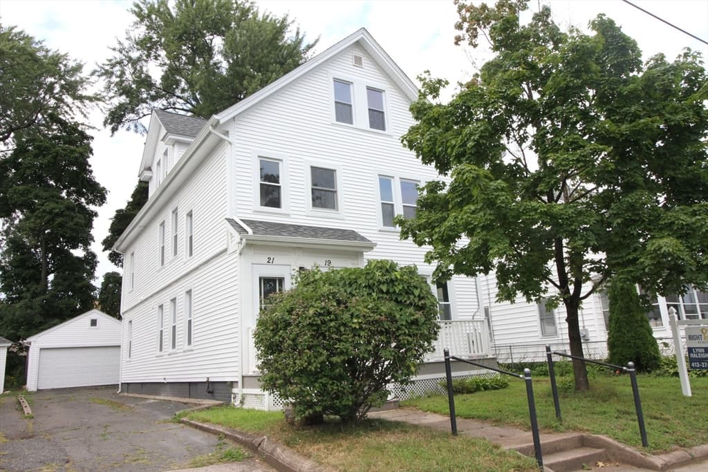 19-21 Thomas Ave, Holyoke MA 01040
