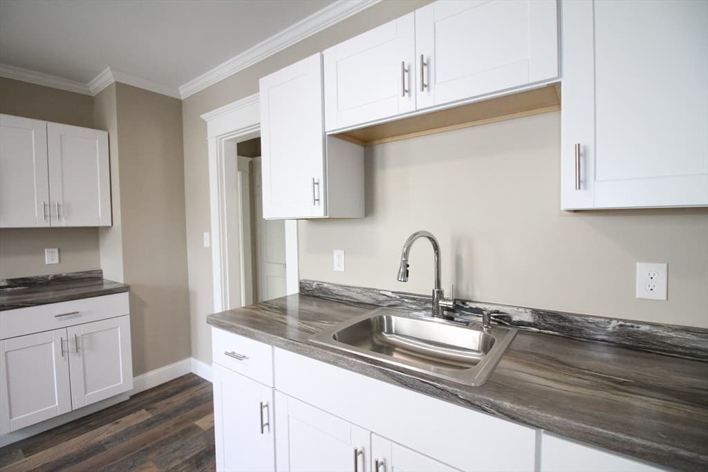 19-21 Thomas Ave, Holyoke MA 01040 photo 4