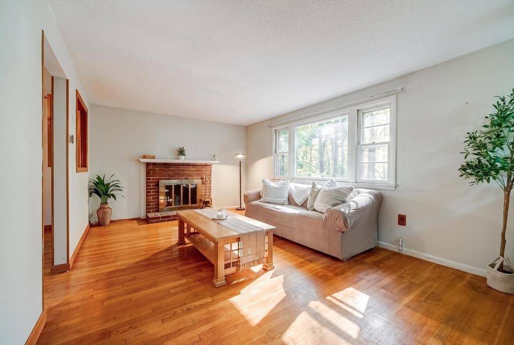 15 Carriage Dr, Chelmsford MA 01824 photo 9