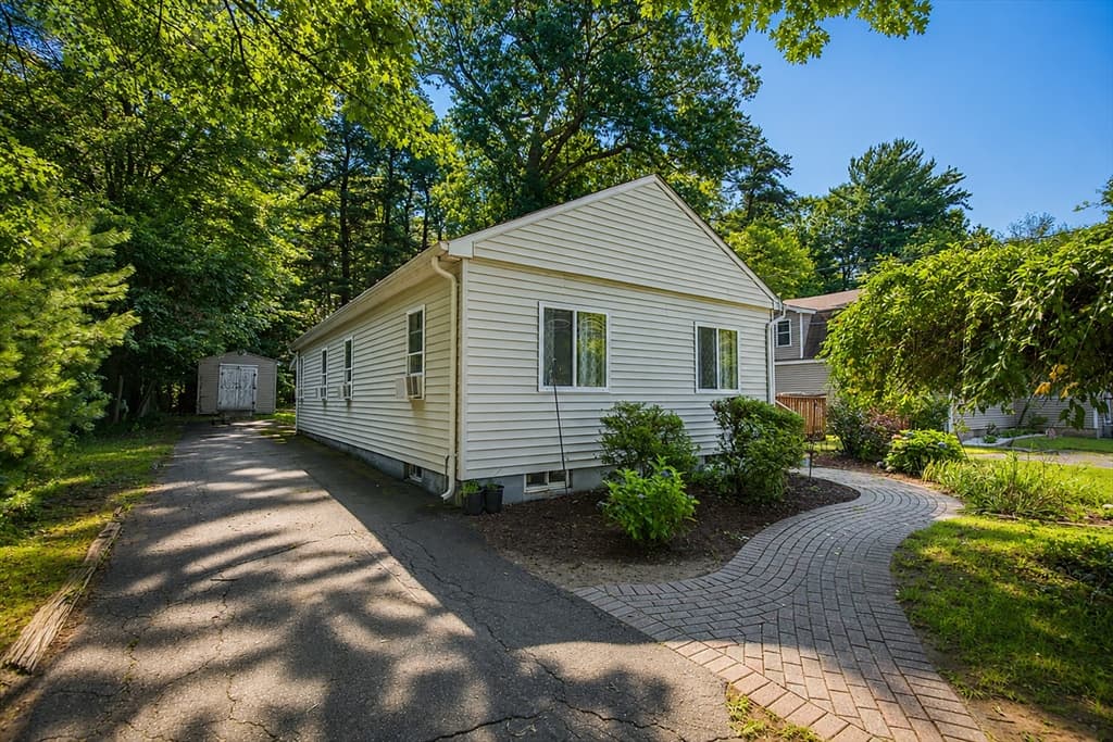 52 Cottage, Enfield CT 06082 photo 5