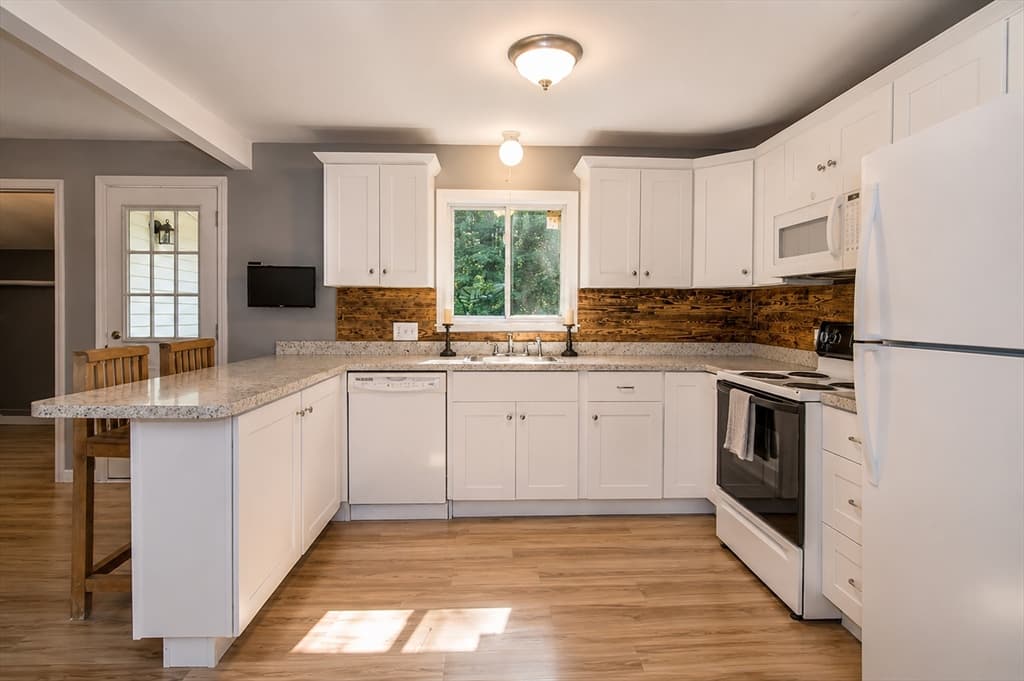52 Cottage, Enfield CT 06082 photo 10