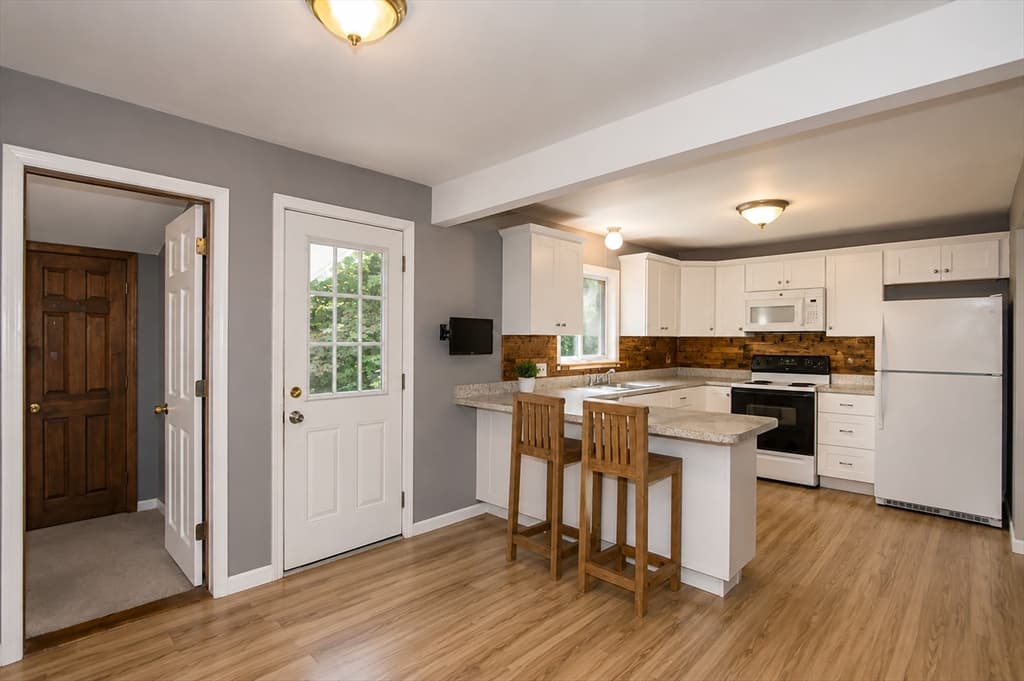 52 Cottage, Enfield CT 06082 photo 14
