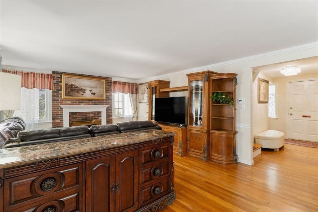 560 Worcester St, Wellesley MA 02481 photo 8