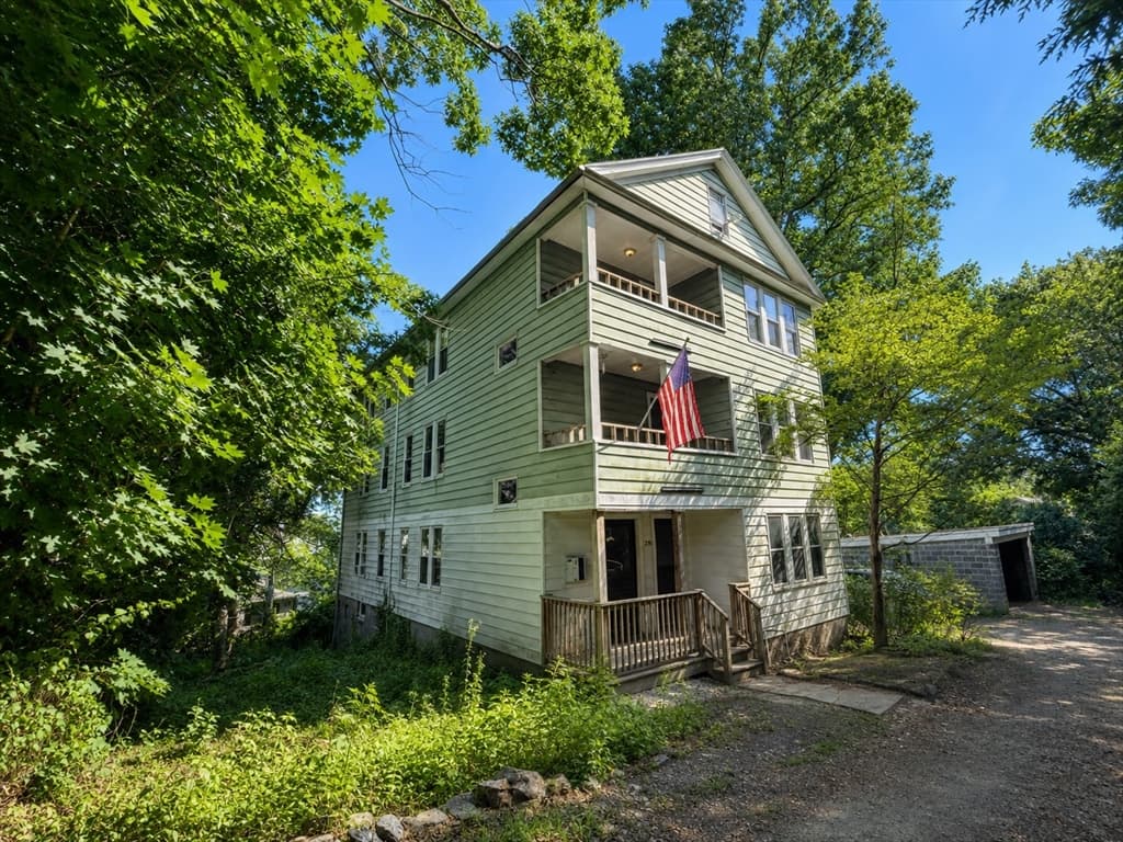 28 Gediminas St, Worcester MA 01607 photo 2
