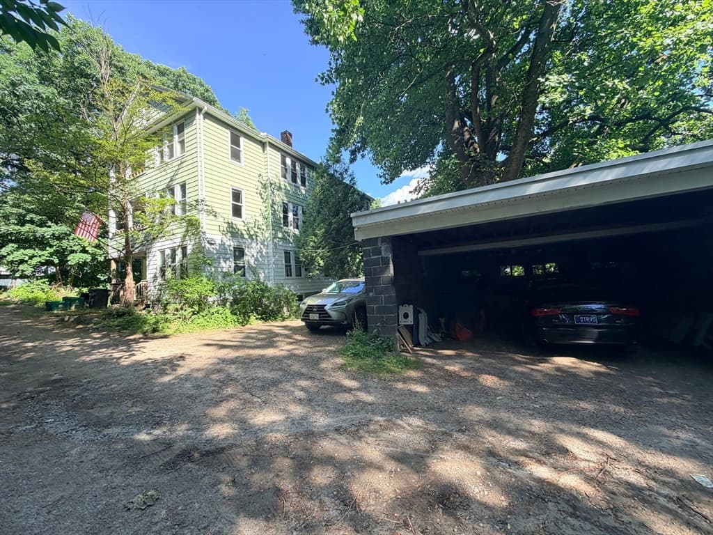 28 Gediminas St, Worcester MA 01607 photo 4