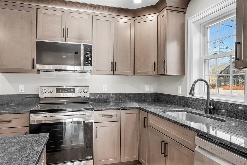 22 New York Street, Worcester MA 01603 photo 4