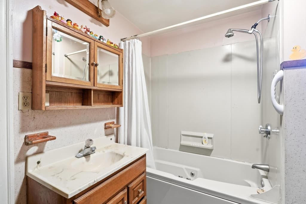 164 Green, Woburn MA 01801 photo 31
