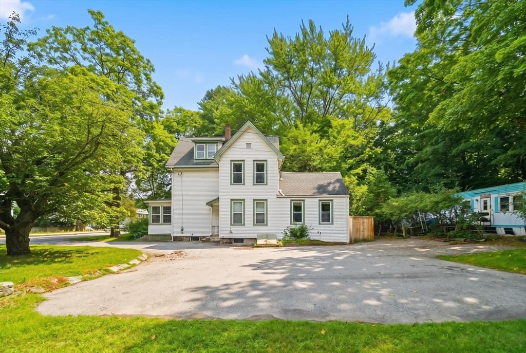219 Montvale, Woburn MA 01801 photo 3