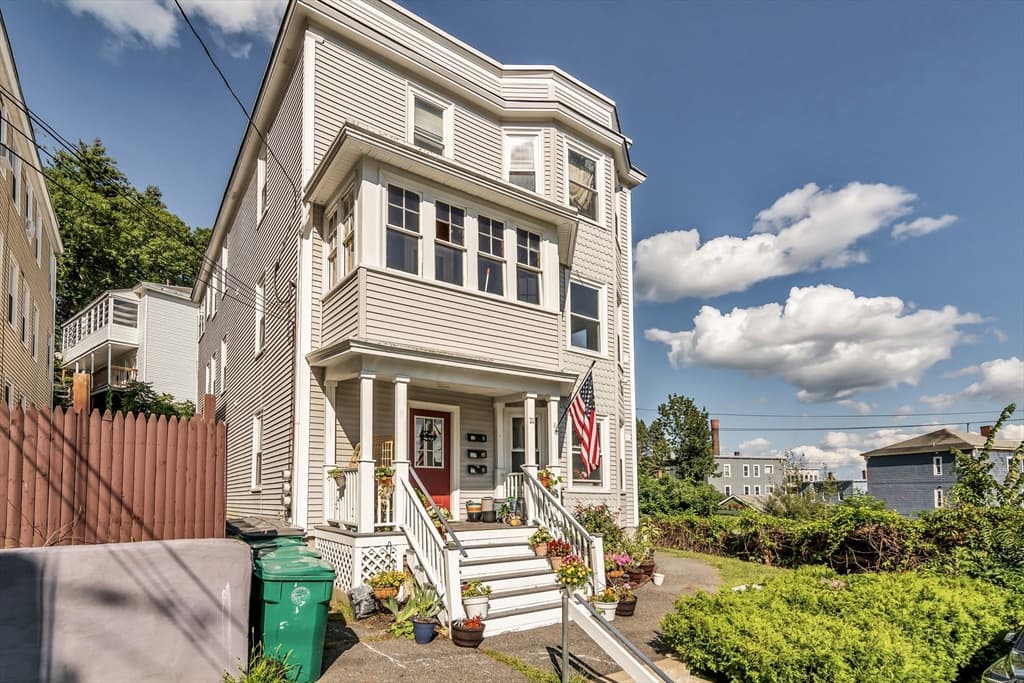 21 Read St, Fitchburg MA 01420 photo 2
