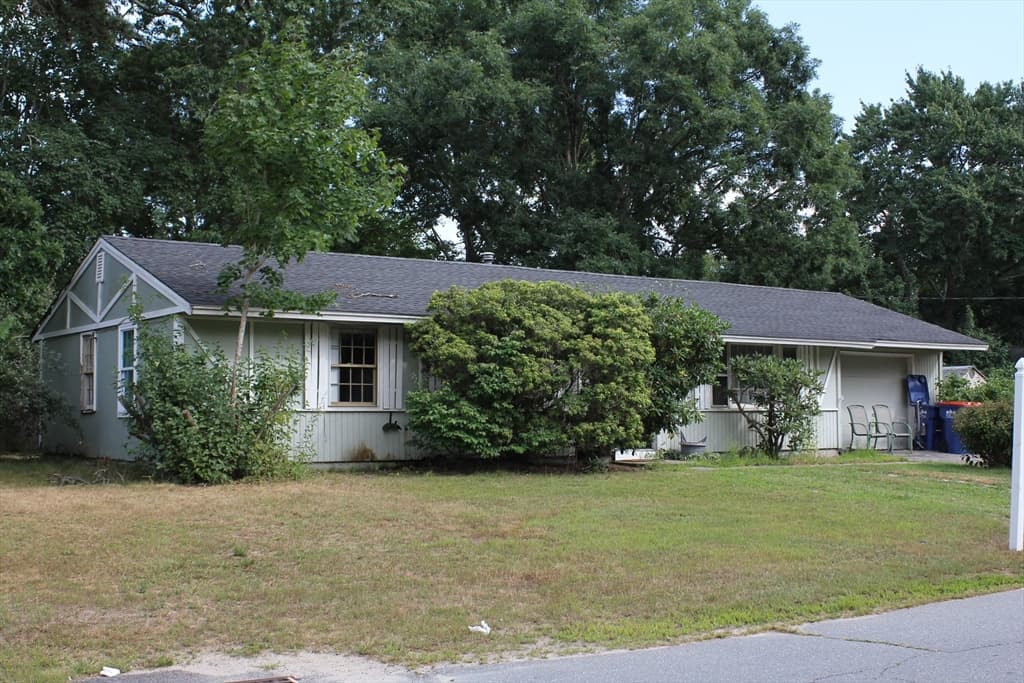 7 Christopher Dr, Wareham MA 02571
