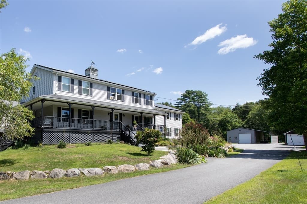 511 Old Fall River Rd, Dartmouth MA 02747 photo 2
