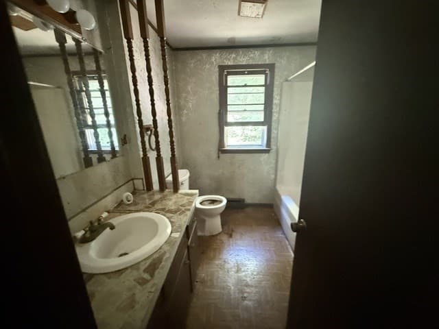 6 Holly St, Oxford MA 01540 photo 5