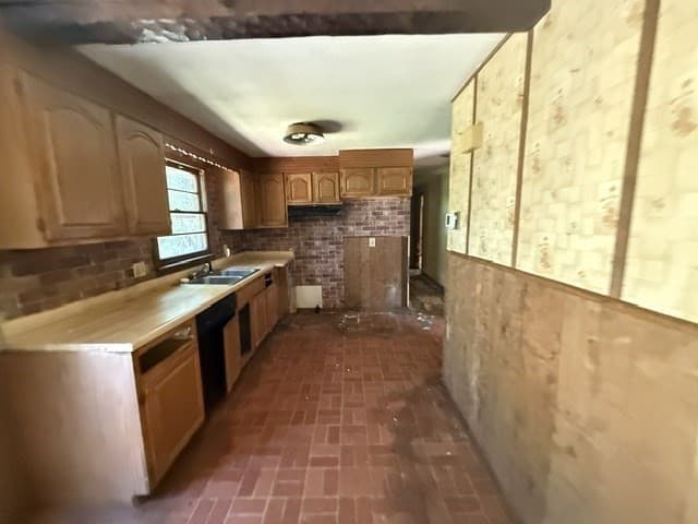 6 Holly St, Oxford MA 01540 photo 9