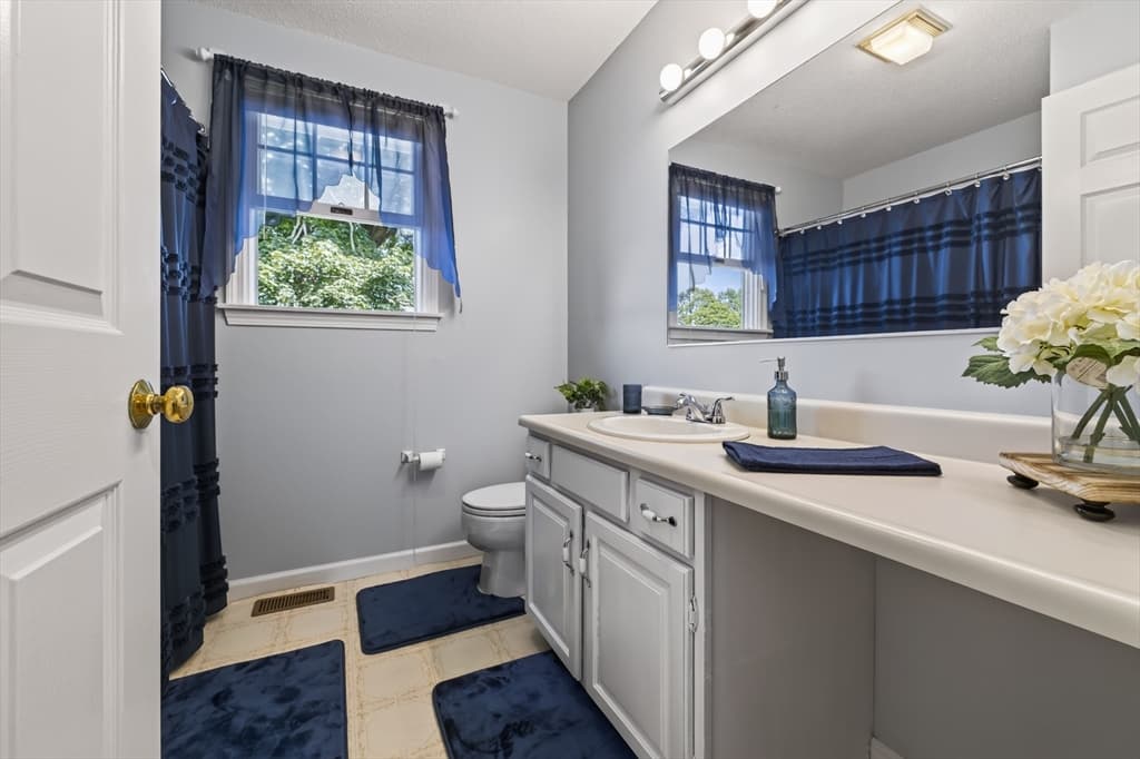 735 Willett Ave # 305, East Providence RI 02915 photo 25