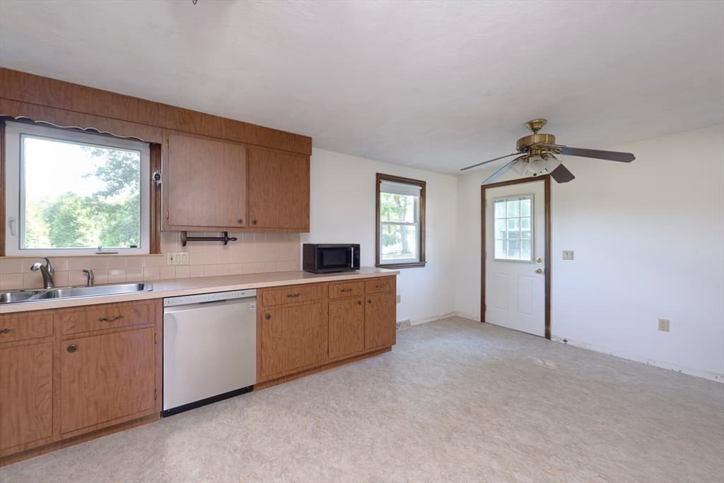 10 Chester Rd, Billerica MA 01821 photo 18