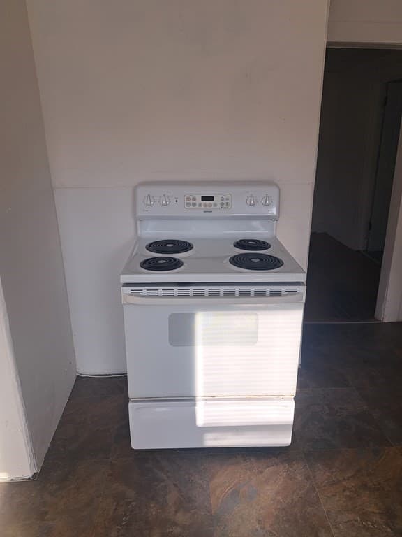 Apartment at 21 Coes St # 2r, Worcester MA 01603, photo 7 of 21