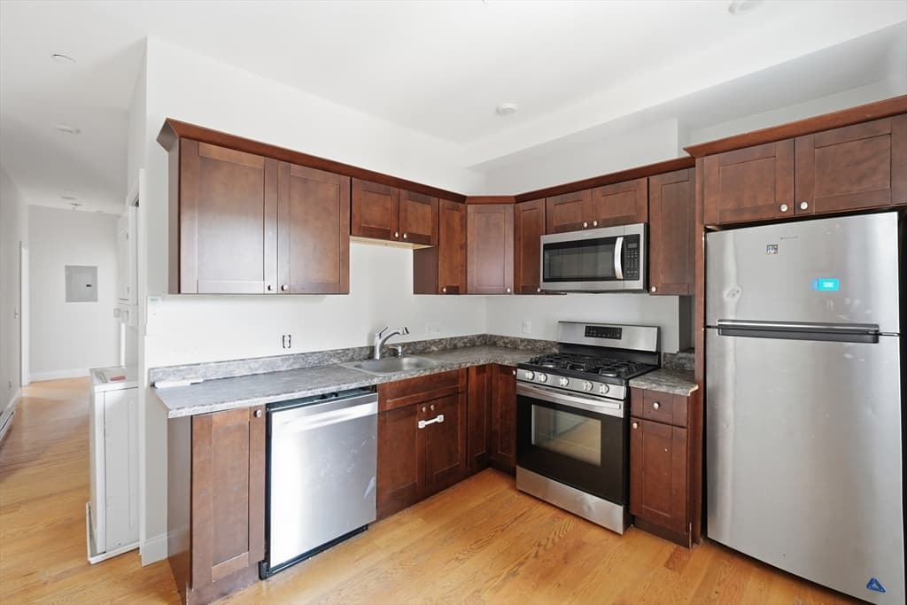 80 Pleasant St, Worcester MA 01609 photo 30