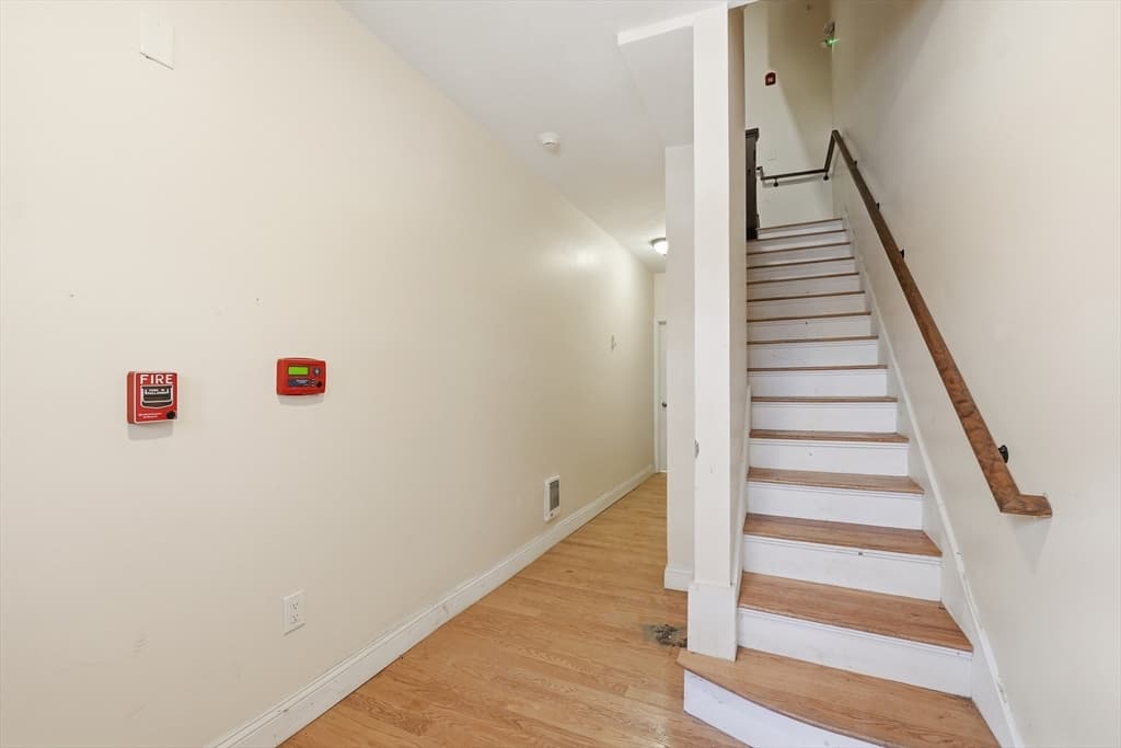 80 Pleasant St, Worcester MA 01609 photo 4
