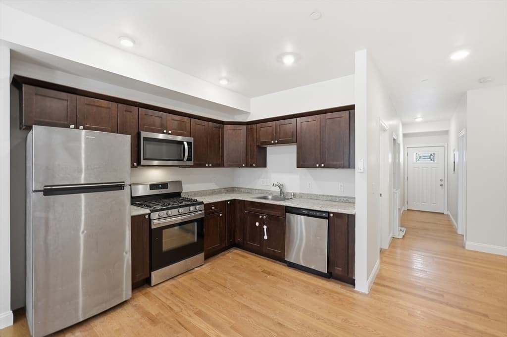 80 Pleasant St, Worcester MA 01609 photo 8