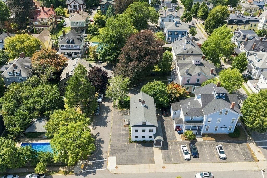 17 Orchard St, New Bedford MA 02740 photo 6