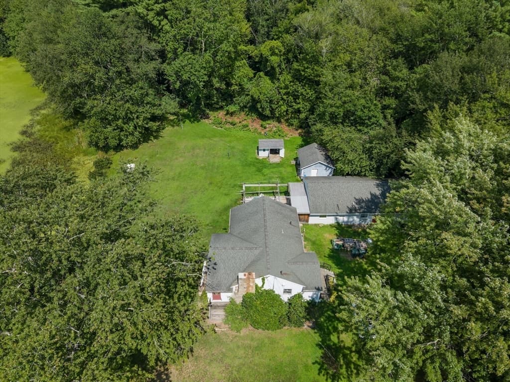 138 Sutton Ave., Oxford MA 01540
