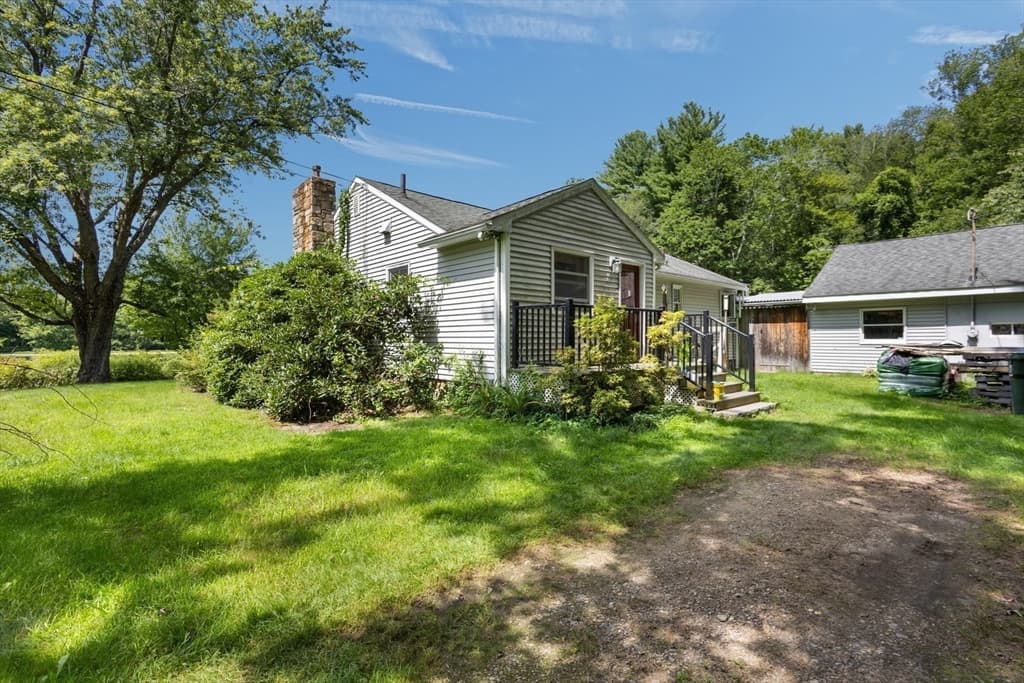 138 Sutton Ave., Oxford MA 01540 photo 5